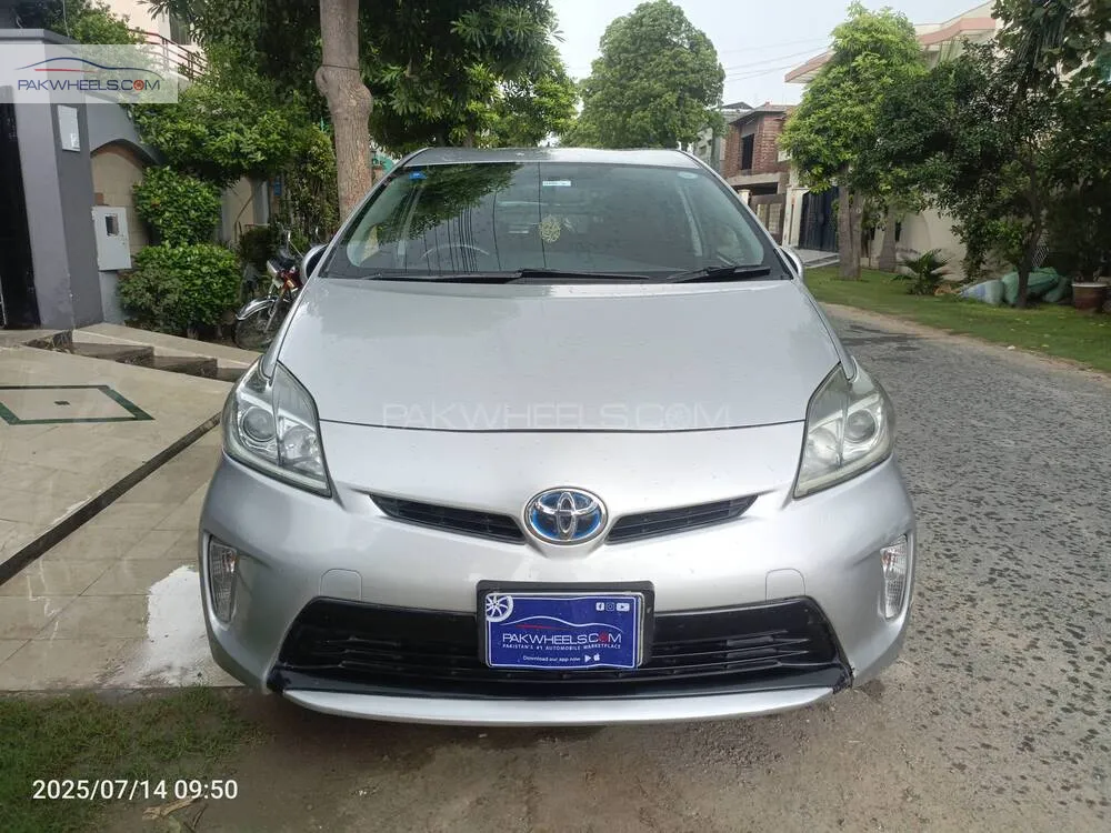Toyota Prius 2014 for Sale in Lahore Image-1
