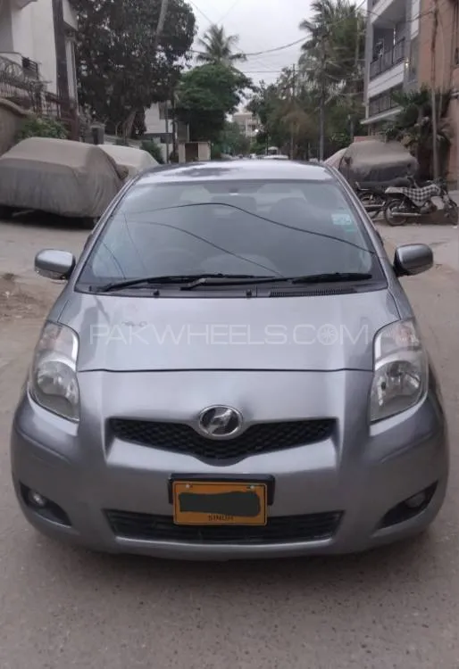 Toyota Vitz 2010 for Sale in Karachi Image-1
