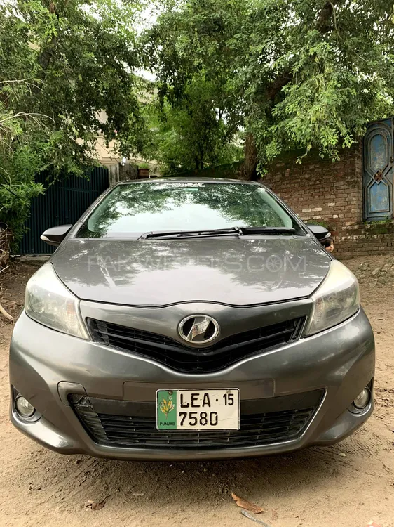 Toyota Vitz 2015 for Sale in Sialkot Image-1