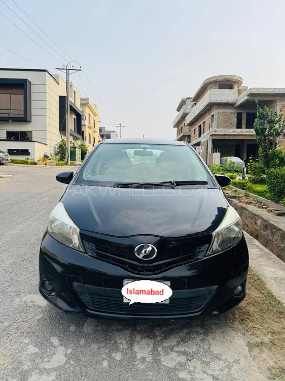 Toyota Vitz 2011 for Sale in Islamabad Image-1