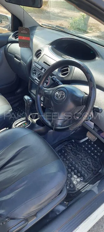 Toyota Vitz 2004 for Sale in Peshawar Image-1