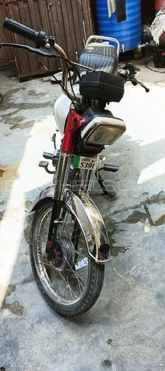 Unique Xtreme UD 70 2011 for Sale Image-1