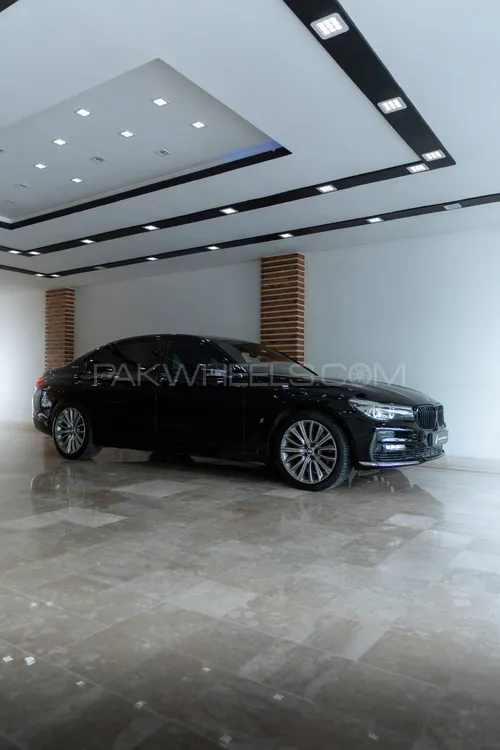 BMW 7 Series 2017 for Sale in Islamabad BMW 7 Series 2017 for Sale in Islamabad Image-3