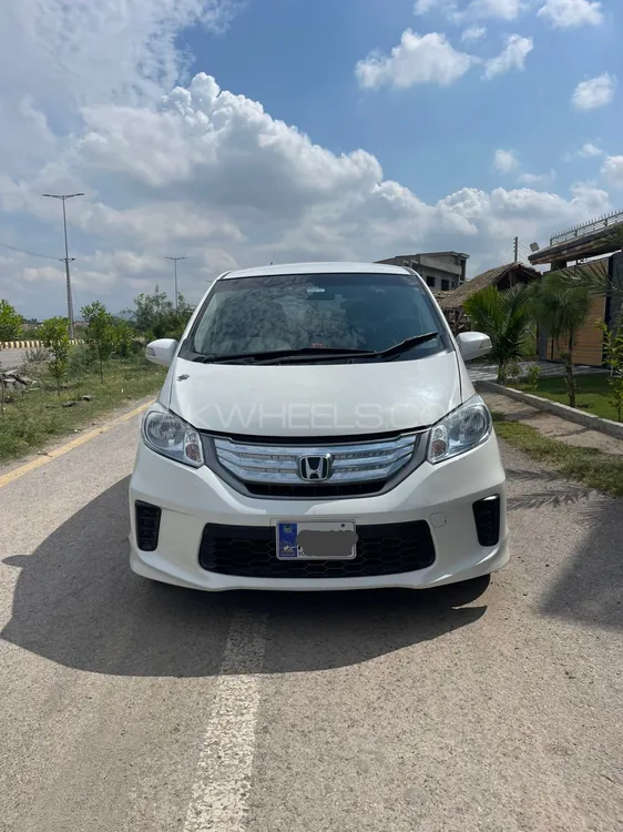 Honda Freed 2013 for Sale in Peshawar Image-1