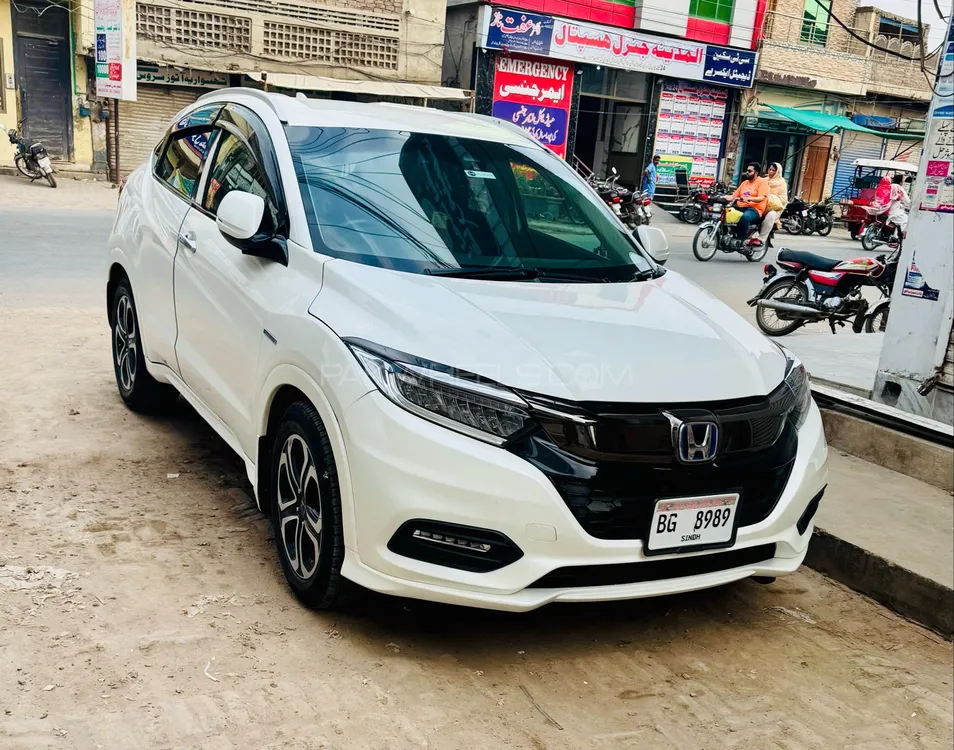 Honda Vezel 2017 for Sale in Gojra Image-1