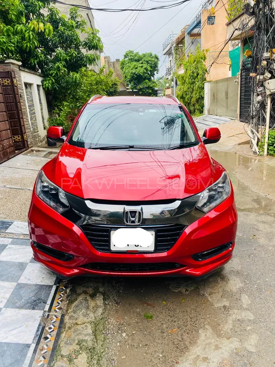 Honda Vezel 2017 for Sale in Lahore Image-1