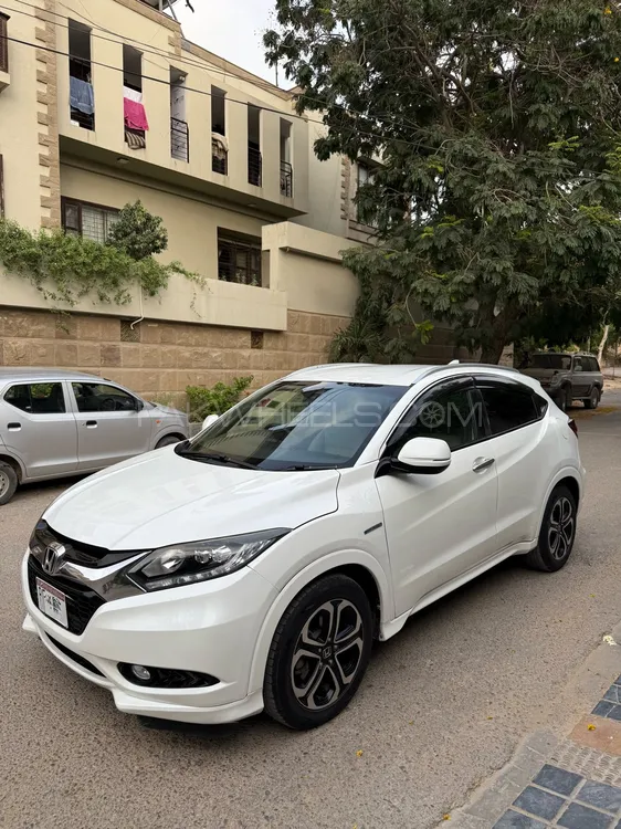 Honda Vezel 2015 for Sale in Karachi Image-1