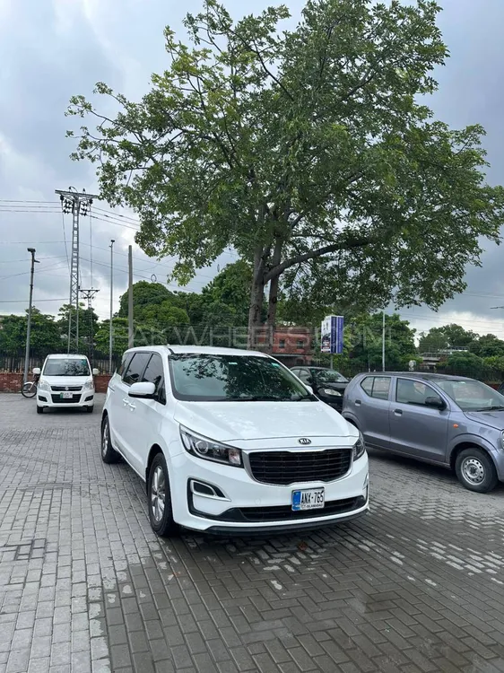KIA Carnival 2019 for Sale in Lahore Image-1