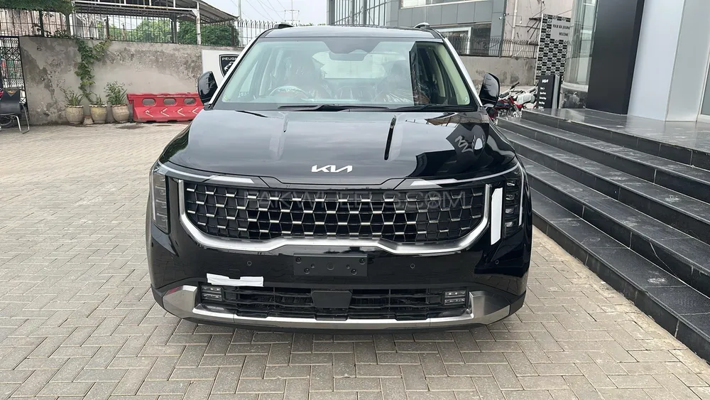 KIA Carnival 2025 for Sale in Lahore Image-1