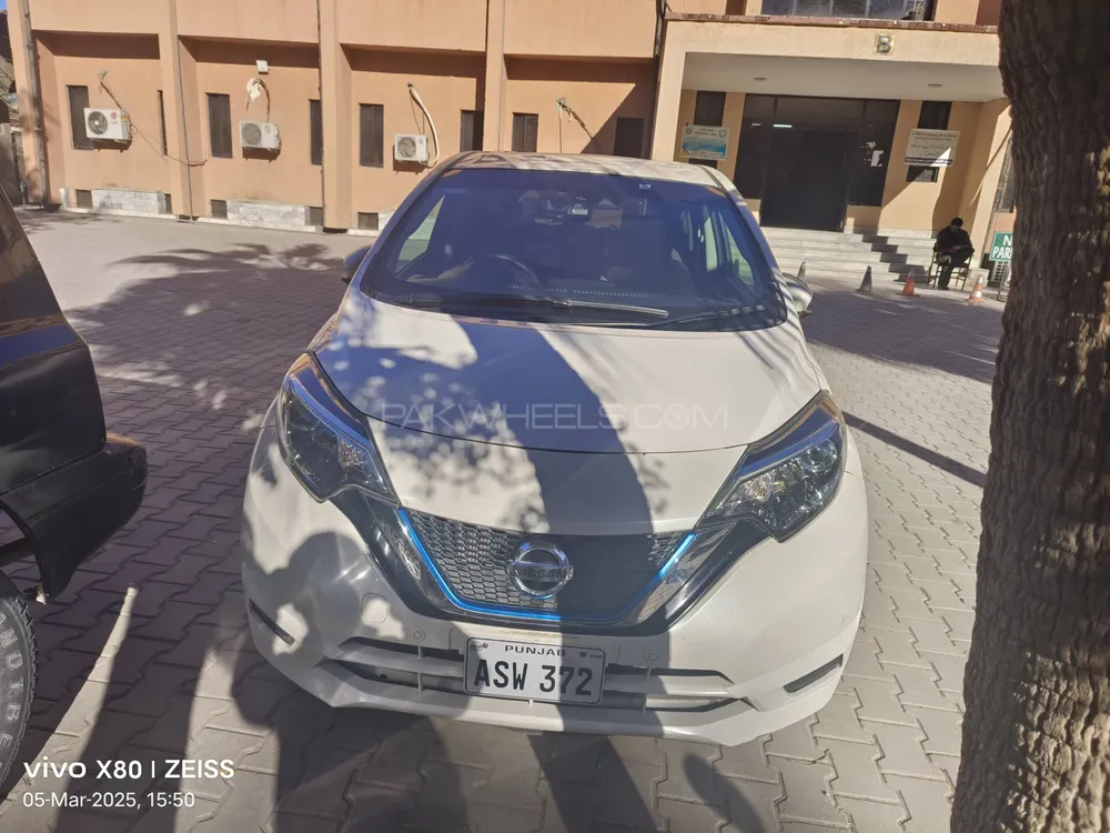 Nissan Note 2020 for Sale in Peshawar Image-1