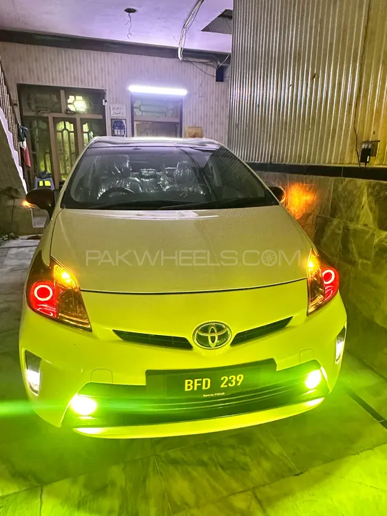 Toyota Corolla 2015 for Sale in Peshawar Image-1