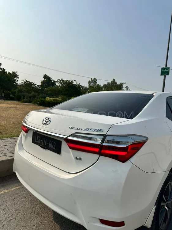Toyota Corolla 2017 for Sale in Peshawar Image-1