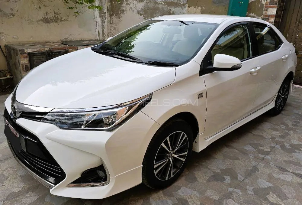 Toyota Corolla 2018 for Sale in Karachi Image-1