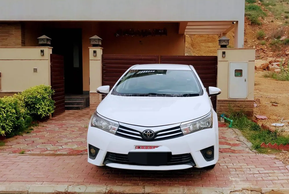Toyota Corolla 2015 for Sale in Karachi Image-1