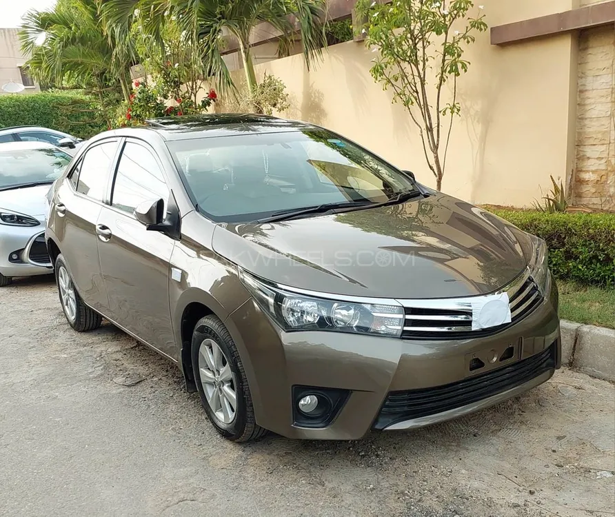 Toyota Corolla 2016 for Sale in Karachi Image-1