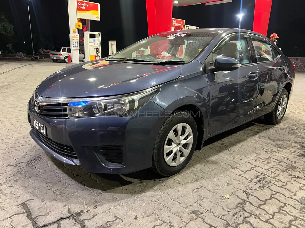 Toyota Corolla 2016 for Sale in Islamabad Image-1