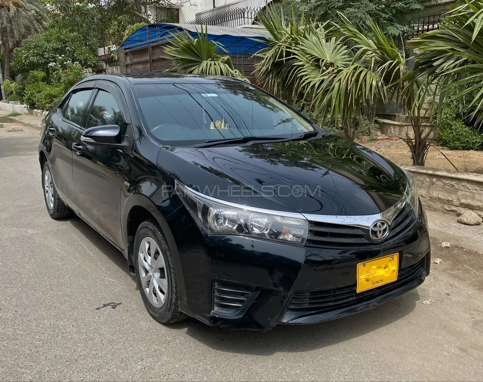 Toyota Corolla 2015 for Sale in Karachi Image-1