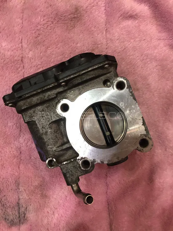 Toyota Corolla throttle body Image-1