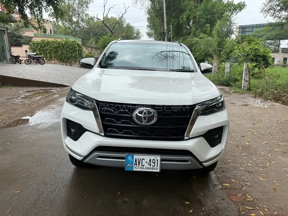 Toyota Fortuner 2021 for Sale in Jhang Image-1