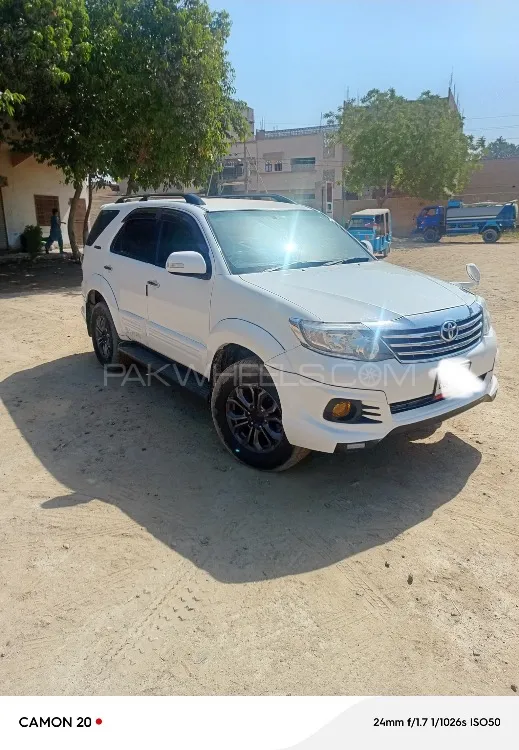 Toyota Fortuner 2016 for Sale in Karachi Image-1