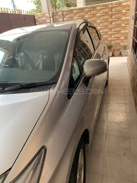 Toyota Prius 2013 for Sale in Karachi Image-1