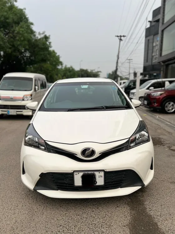 Toyota Vitz 2014 for Sale in Lahore Image-1