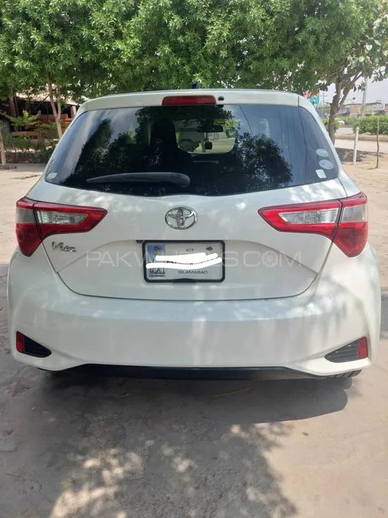 Toyota Vitz 2017 for Sale in Peshawar Image-1