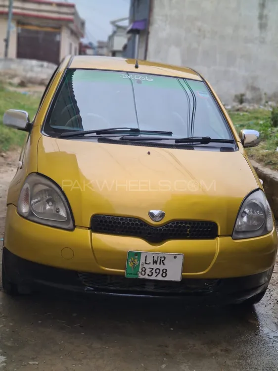 Toyota Vitz 2000 for Sale in Abbottabad Image-1