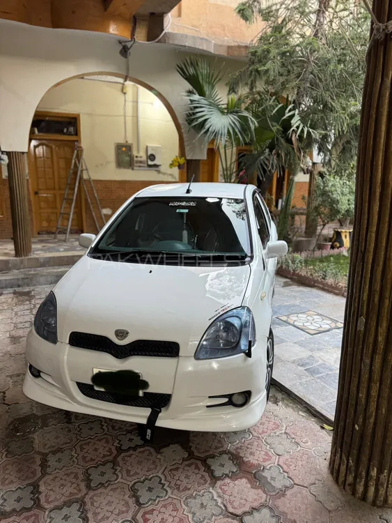 Toyota Vitz 2000 for Sale in Peshawar Image-1