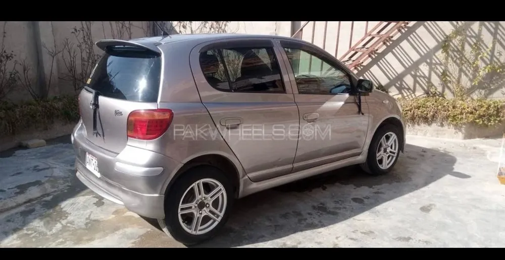 Toyota Vitz 2004 for Sale in Karachi Image-1