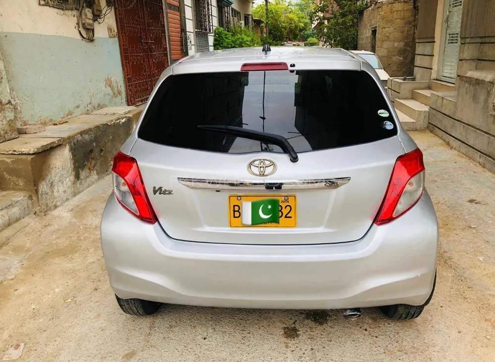 Toyota Vitz 2016 for Sale in Karachi Image-1