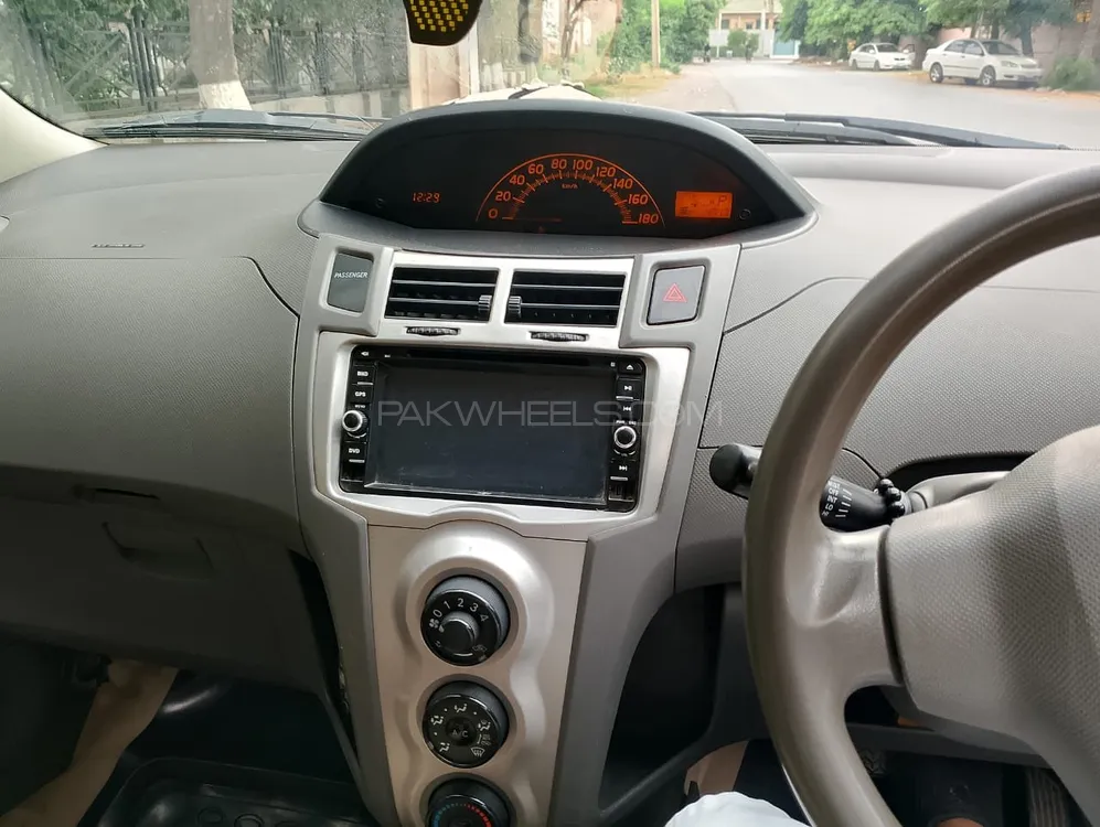 Toyota Vitz 2008 for Sale in Peshawar Image-1
