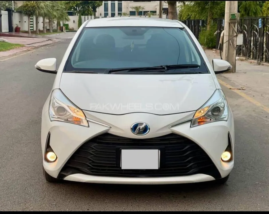 Toyota Vitz 2017 for Sale in Faisalabad Image-1