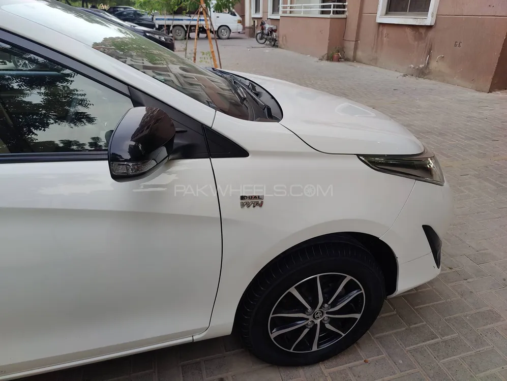 Toyota Yaris Sedan 2021 for Sale in Karachi Image-1