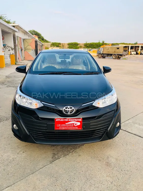 Toyota Yaris Sedan 2023 for Sale in Peshawar Image-1