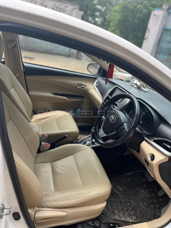 Toyota Yaris Sedan 2020 for Sale in Lahore Image-1