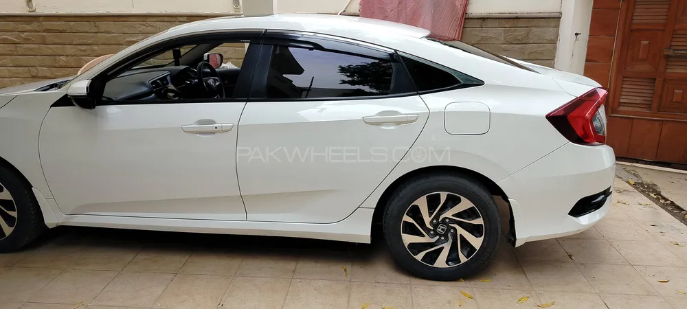Honda Civic 2018 for Sale in Karachi Image-1