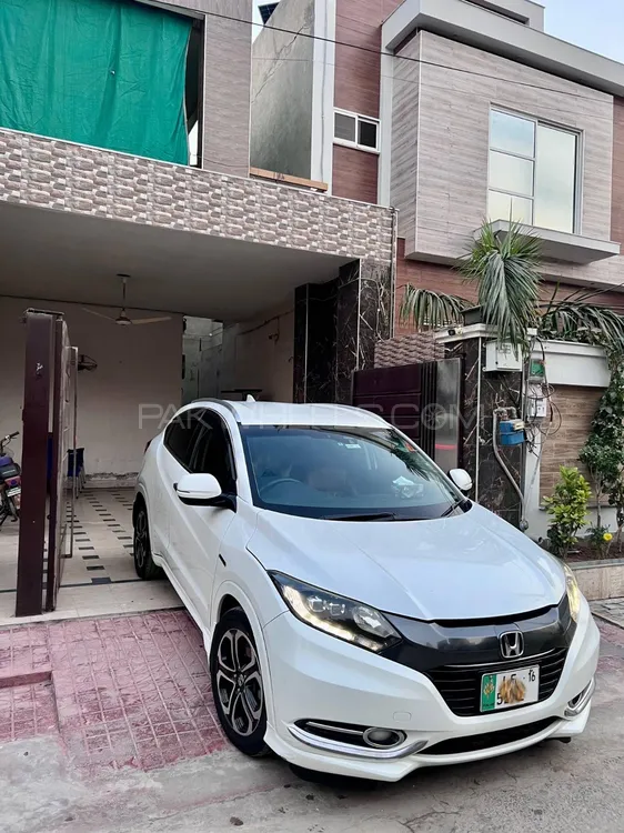 Honda Vezel 2014 for Sale in Faisalabad Image-1