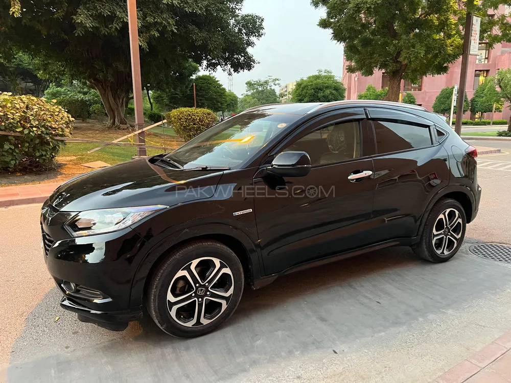 Honda Vezel 2016 for Sale in Karachi Image-1