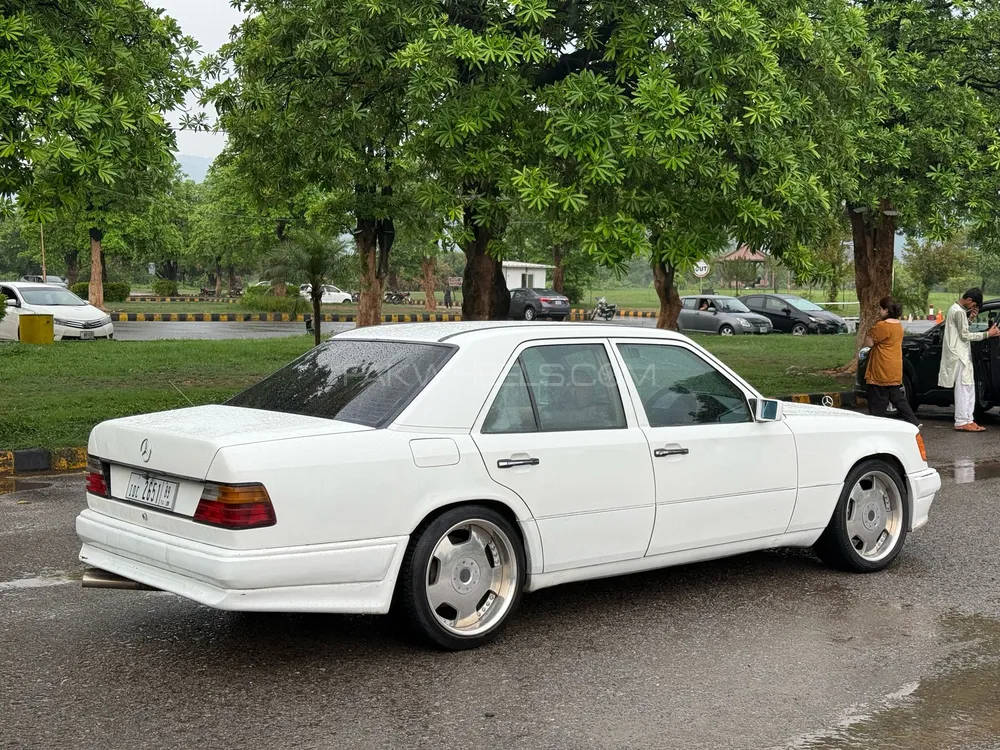 Mercedes Benz E Class 1988 for Sale in Islamabad Image-1