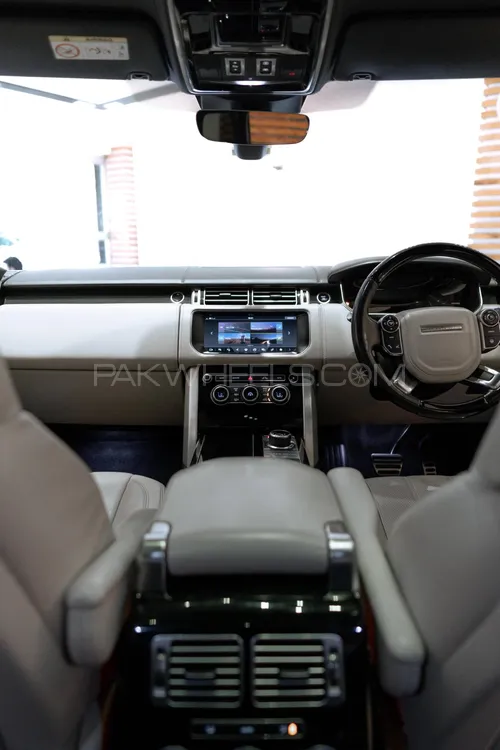 Range Rover Vogue 2017 for Sale in Islamabad Range Rover Vogue 2017 for Sale in Islamabad Image-9