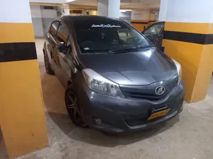 Toyota Vitz F 1.0 2013 for Sale