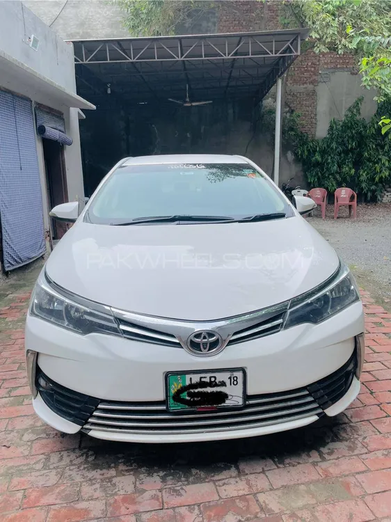 Toyota Corolla 2017 for Sale in Lahore Image-1