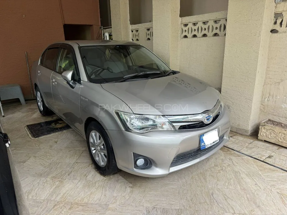 Toyota Corolla Axio 2014 for Sale in Islamabad Image-1