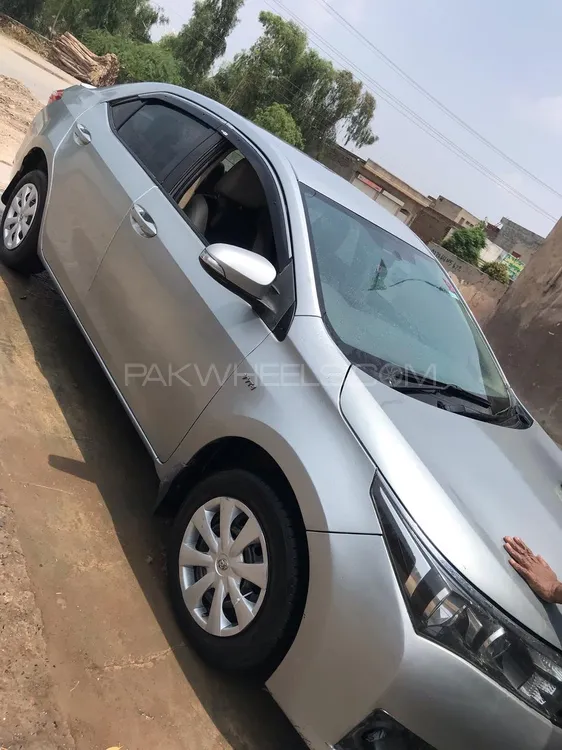 Toyota Corolla 2015 for Sale in Chiniot Image-1