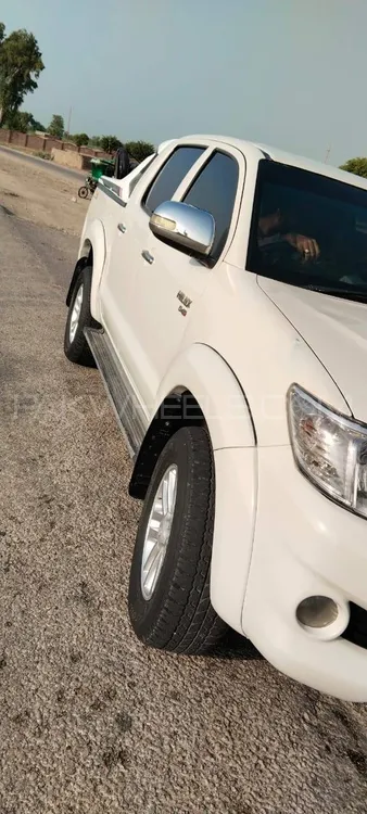 Toyota Hilux 2014 for Sale in Sukkur Image-1