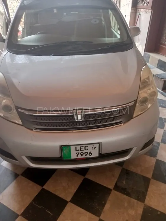 Toyota ISIS 2014 for Sale in Sargodha Image-1