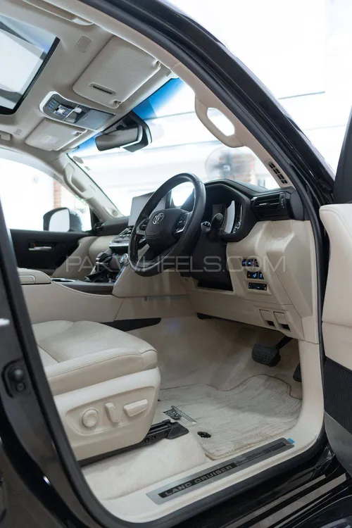 ٹویوٹا لینڈ کروزر 2022 for Sale in اسلام آباد ٹویوٹا لینڈ کروزر 2022 for Sale in اسلام آباد Image-13