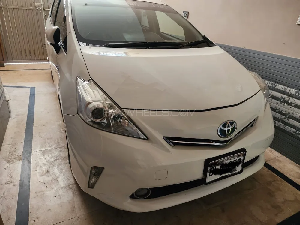 ٹویوٹا پریوس الفا 2014 for Sale in ملتان Image-1
