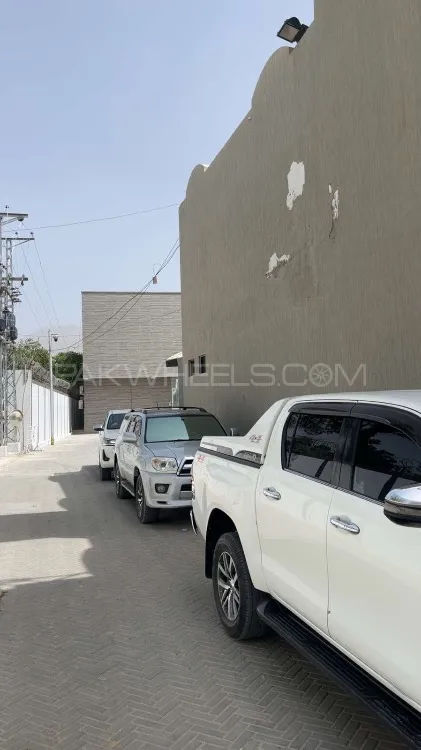 Toyota Surf 2004 for Sale in Karachi Image-1